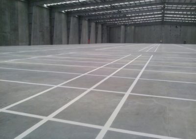 Warehouse pallet bays